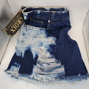 NWT Womens Size 18 Bleach Wash Distressed Dark Denim Shorts Frayed Hem Stretch